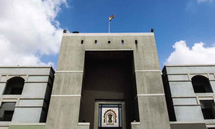 Gujarat High Court, Section 10(3)(c) of the Passports Act 1967, Section 10(3)(h) of the Passports Act 1967, Justice A. S. Supehia, No Material, Suggest, Involvement, Anti-National Activity, Quashes Passport, Impounding Order,