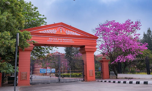 Recovery Of Excess Amount From Pensioners Cannot Be Done By Banks In One Stroke: Karnataka HC Comes To Aid Of 73 Yrs Old Widow Recovery Of Excess Amount From Pensioners Cannot Be Done By Banks In One Stroke: Karnataka HC Comes To Aid Of 73 Yrs Old Widow