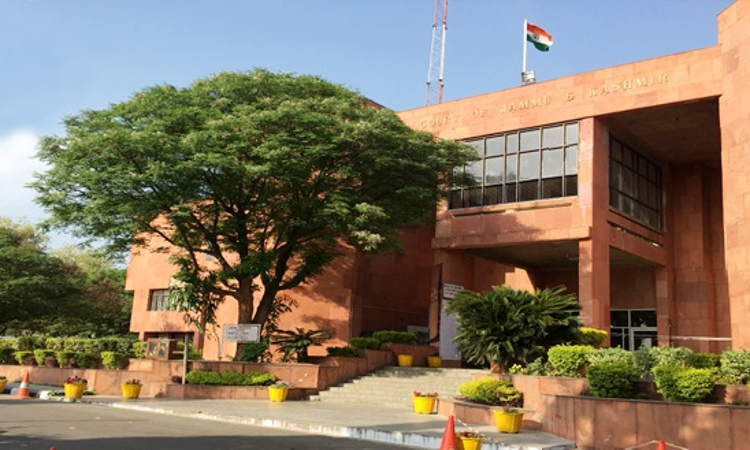 Jammu & Kashmir & Ladakh High Court Upholds 12% Post-Award Interest Despite 18% Rate Under Unamended Arbitration Law